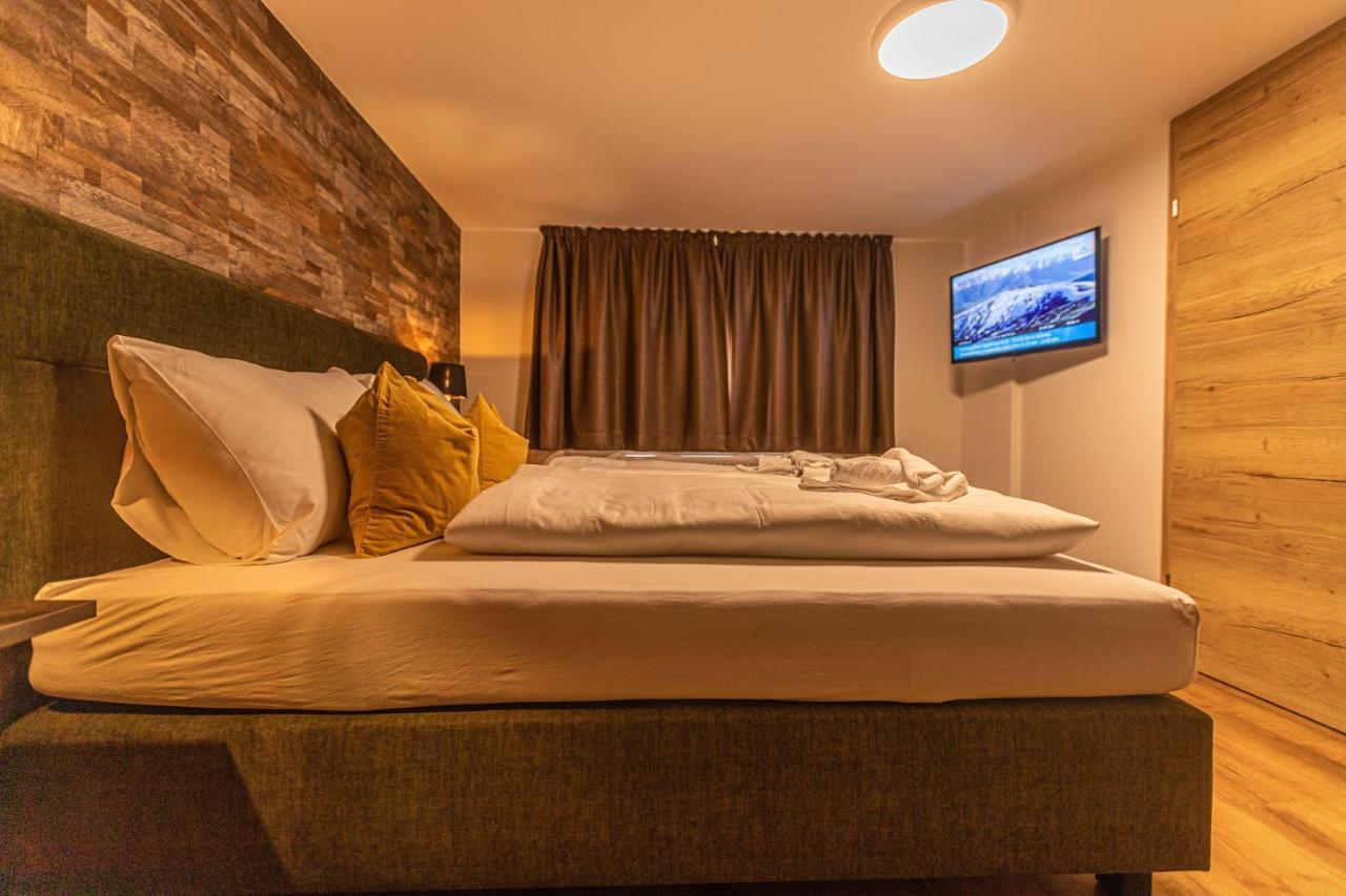 Tevini Boutique Suites By We Rent Zell am See Bagian luar foto