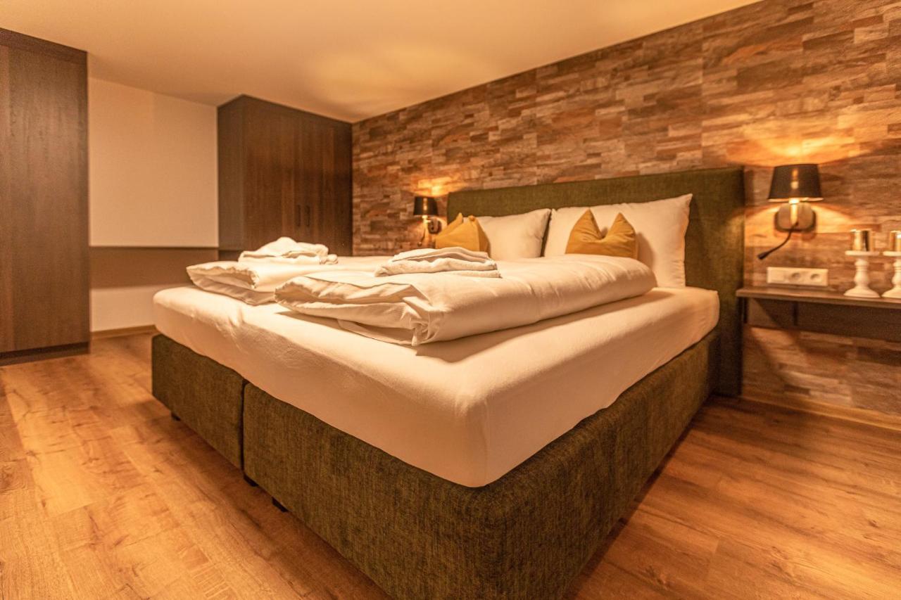 Tevini Boutique Suites By We Rent Zell am See Bagian luar foto