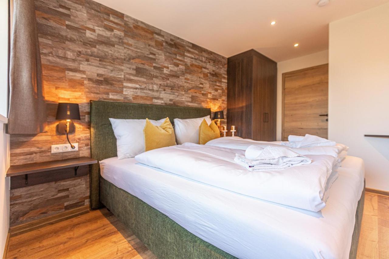 Tevini Boutique Suites By We Rent Zell am See Bagian luar foto