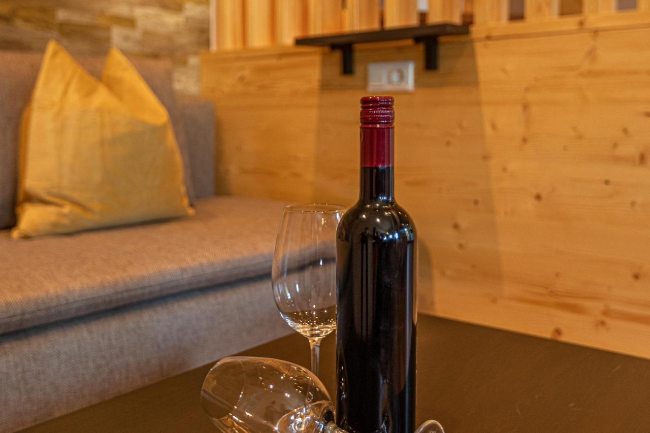 Tevini Boutique Suites By We Rent Zell am See Bagian luar foto