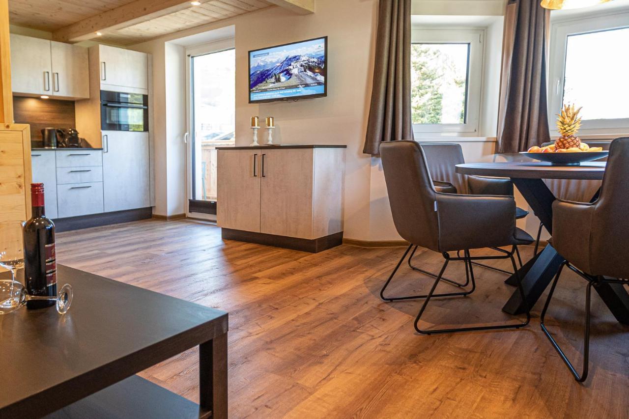 Tevini Boutique Suites By We Rent Zell am See Bagian luar foto
