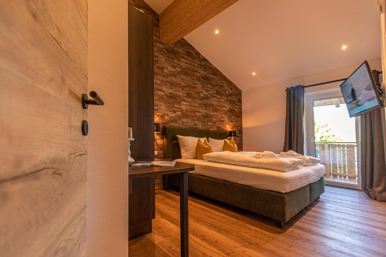 Tevini Boutique Suites By We Rent Zell am See Bagian luar foto