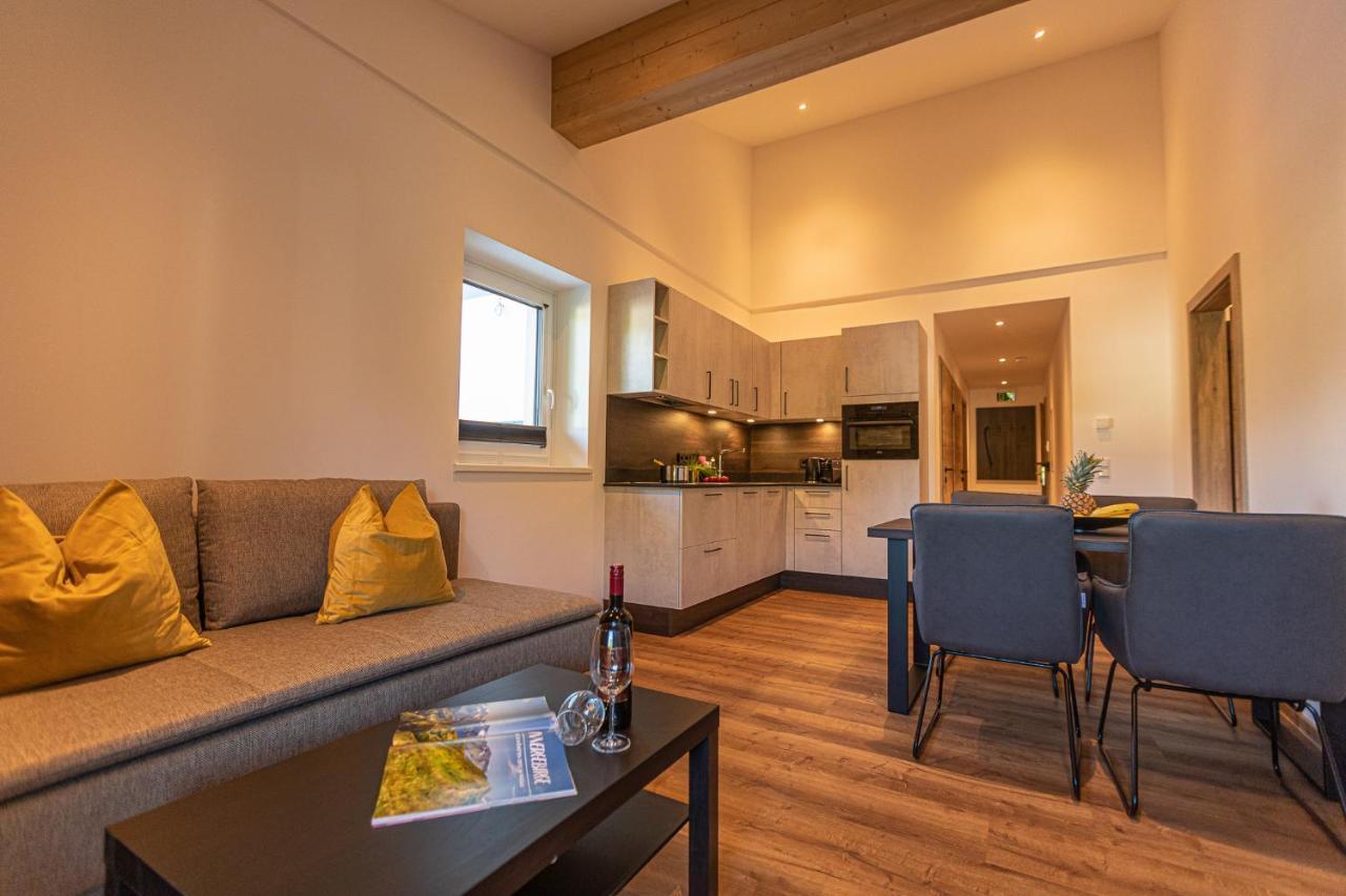 Tevini Boutique Suites By We Rent Zell am See Bagian luar foto