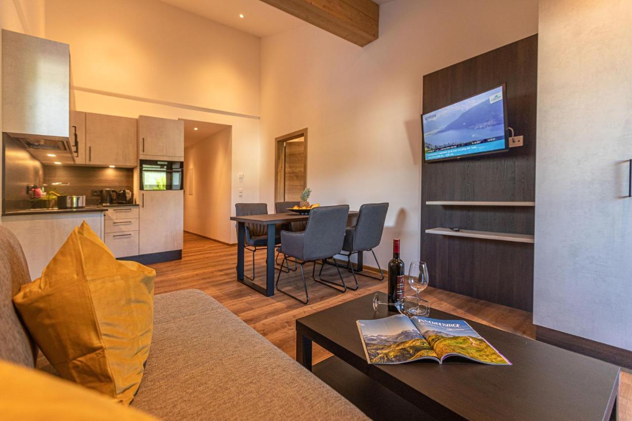 Tevini Boutique Suites By We Rent Zell am See Bagian luar foto