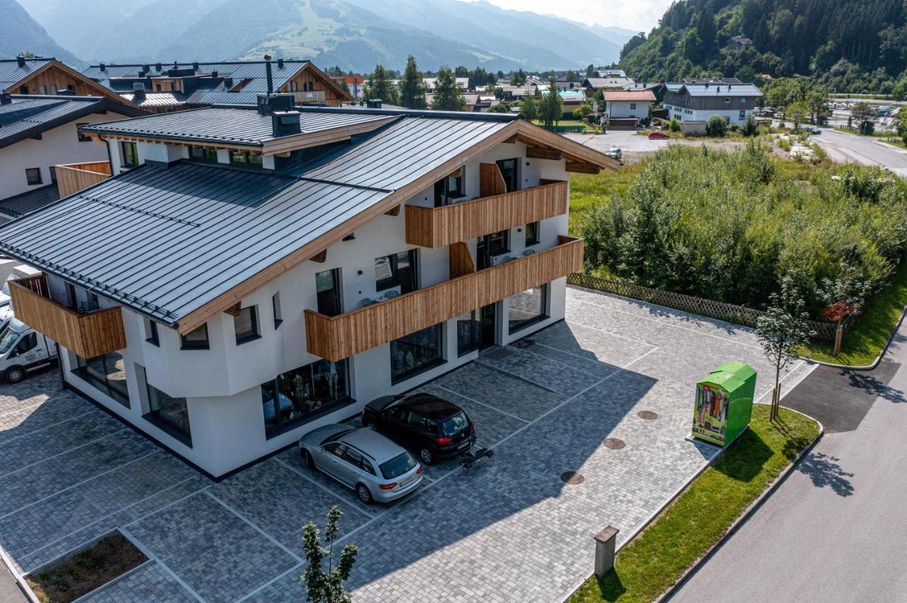 Tevini Boutique Suites By We Rent Zell am See Bagian luar foto