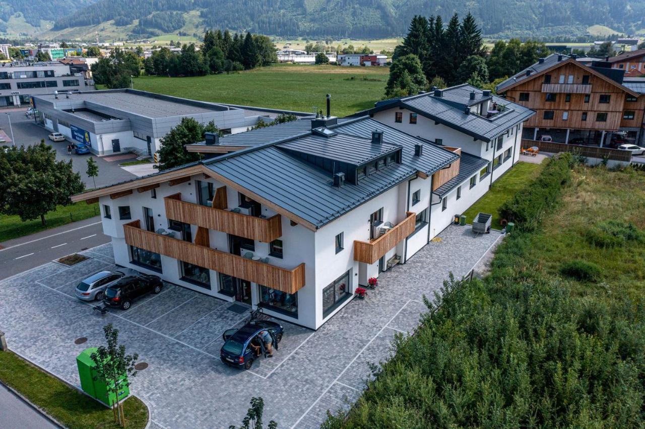 Tevini Boutique Suites By We Rent Zell am See Bagian luar foto