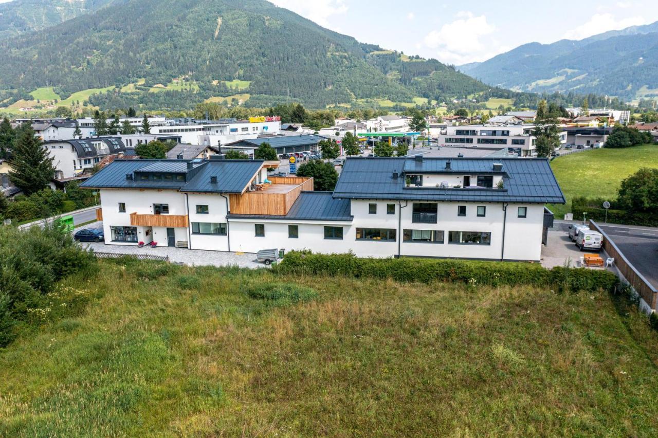 Tevini Boutique Suites By We Rent Zell am See Bagian luar foto