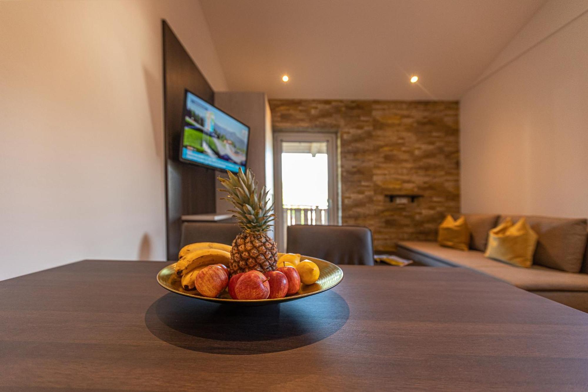 Tevini Boutique Suites By We Rent Zell am See Ruang foto