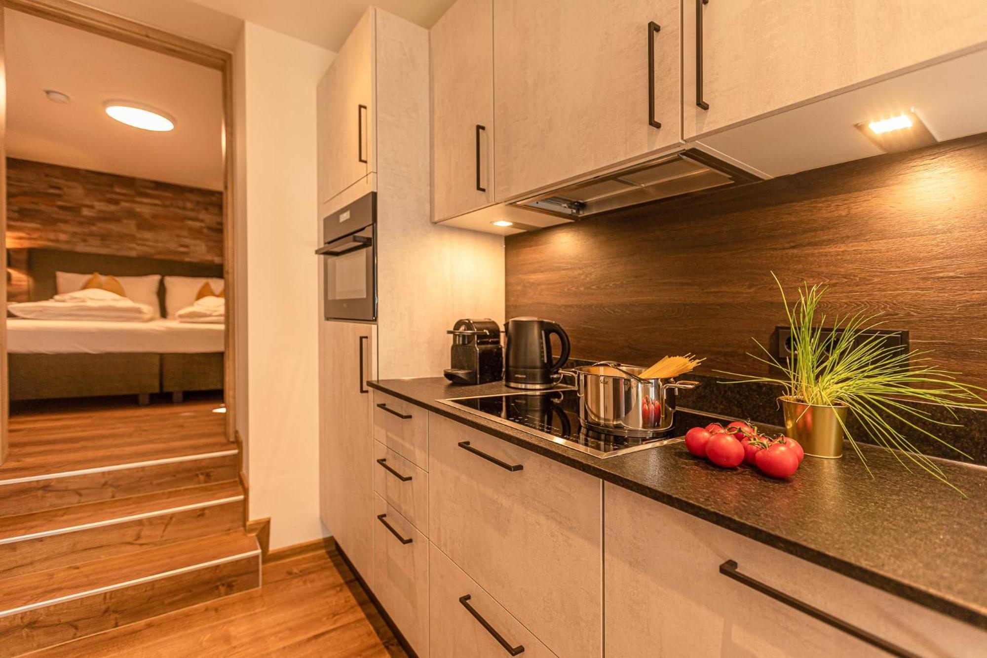Tevini Boutique Suites By We Rent Zell am See Ruang foto