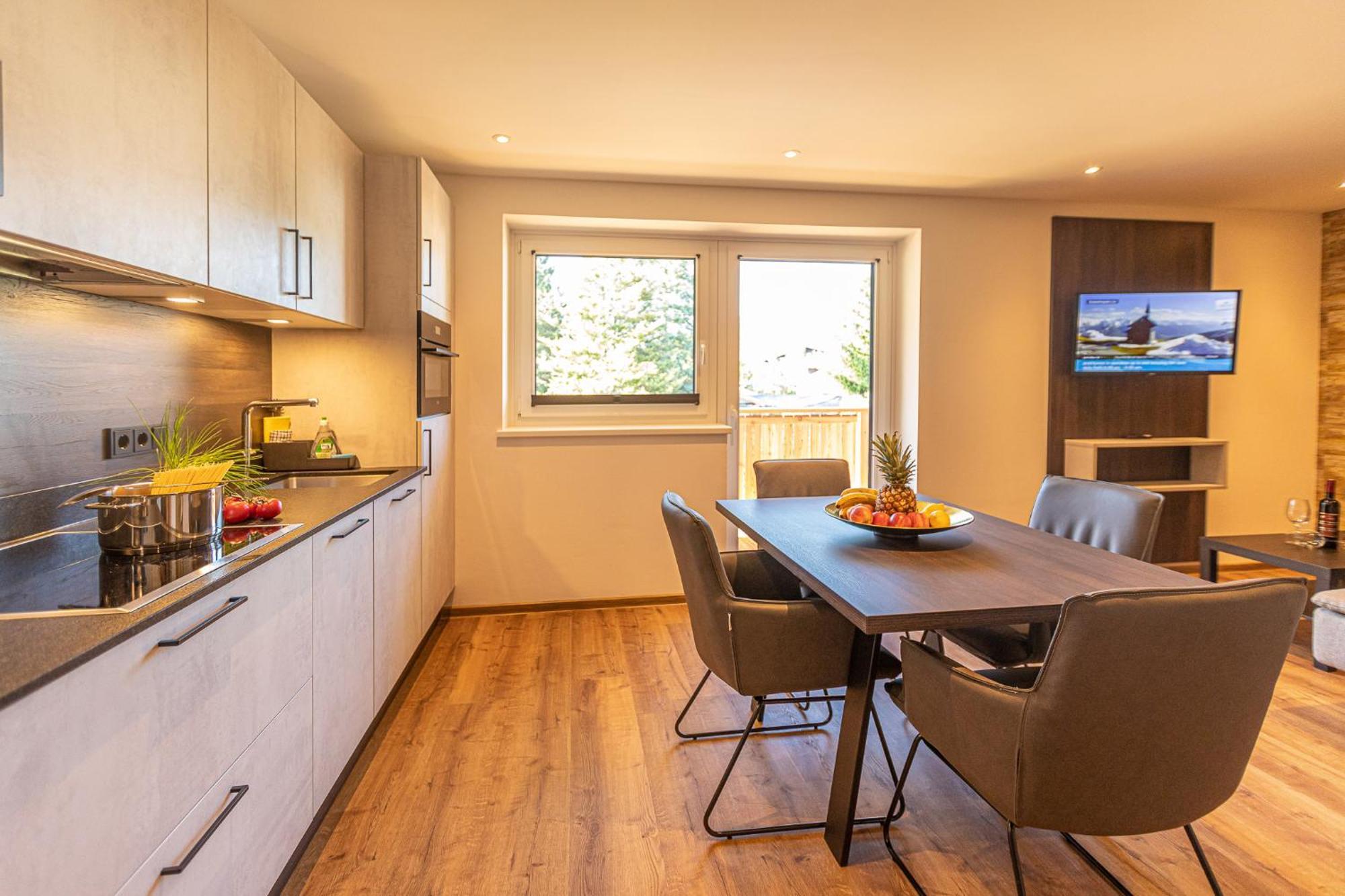 Tevini Boutique Suites By We Rent Zell am See Ruang foto